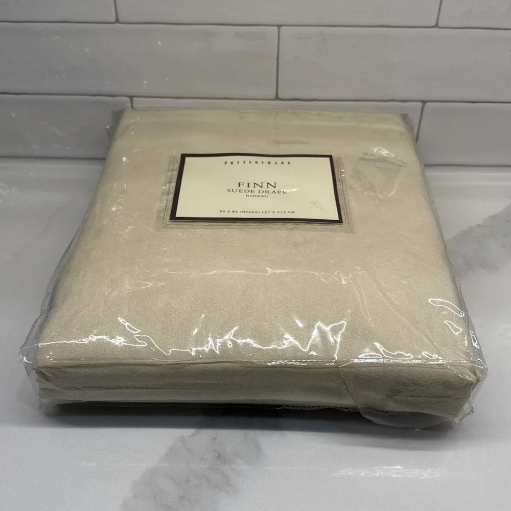 (1) Pottery Barn FINN Suede Drape Rideau 50 x 84 127 X 213 CM Fast Shipping